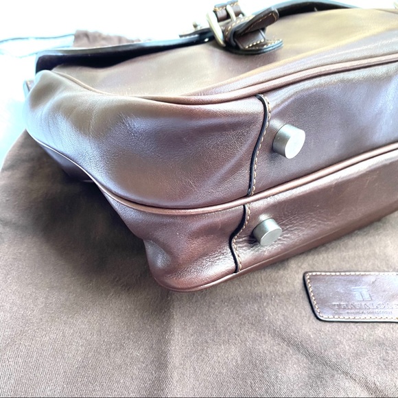Trafalgar L. Dowel Chocolate Leather Business Bag - Picture 3 of 8